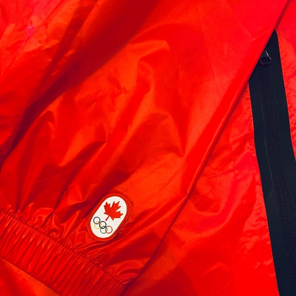 Team Canada Windbreaker - Picture 4 of 5
